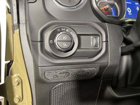 New 2026 Jeep Gladiator Willys AWD/4WD image 19