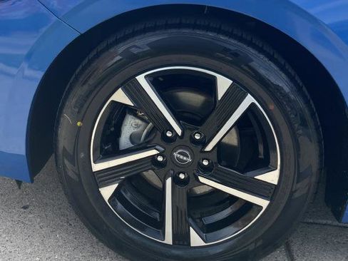 Used 2024 Nissan Sentra SV FWD image 5