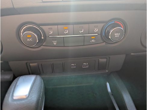 Used 2023 Nissan Frontier SV AWD/4WD image 15