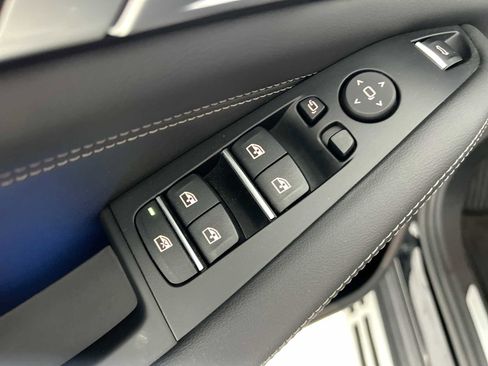 Used 2025 BMW X5 xDrive50e image 15