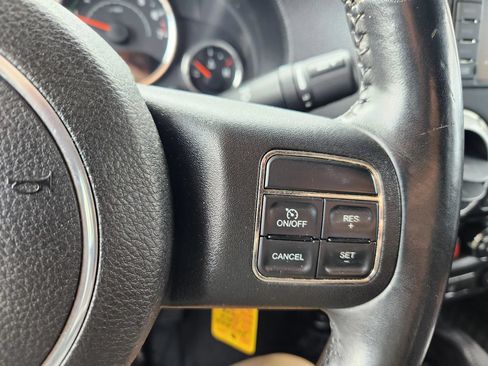 Used 2012 Jeep Wrangler Sahara AWD/4WD image 30