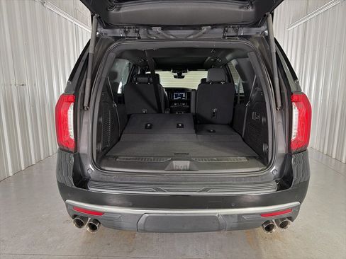 Used 2021 GMC Yukon Denali w/ Denali Premium Package image 9
