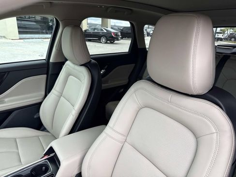 New 2026 Lincoln Corsair Premiere FWD image 21