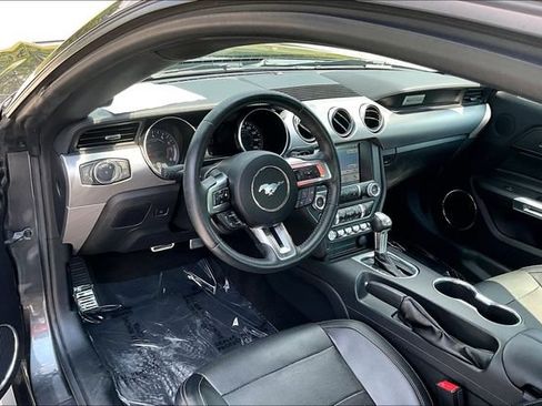 Used 2018 Ford Mustang Premium RWD image 12