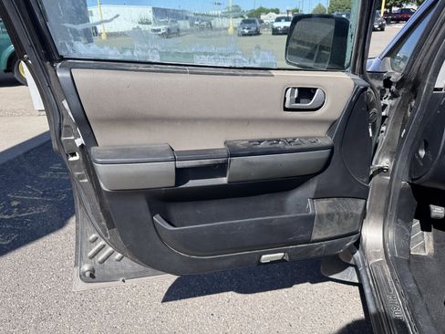 Used 2004 Mitsubishi Endeavor LS AWD/4WD image 10