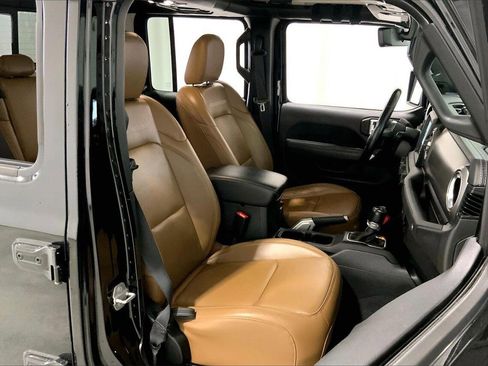 Used 2020 Jeep Gladiator Rubicon image 16
