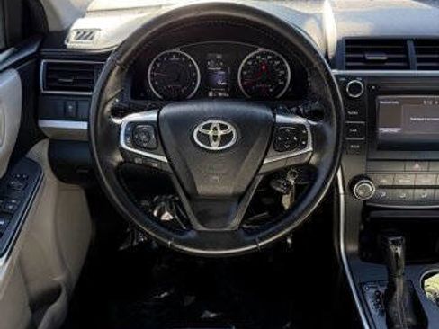 Used 2015 Toyota Camry SE FWD image 14