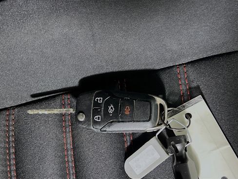 Used 2016 Ford Fusion SE w/ Equipment Group 201A image 35