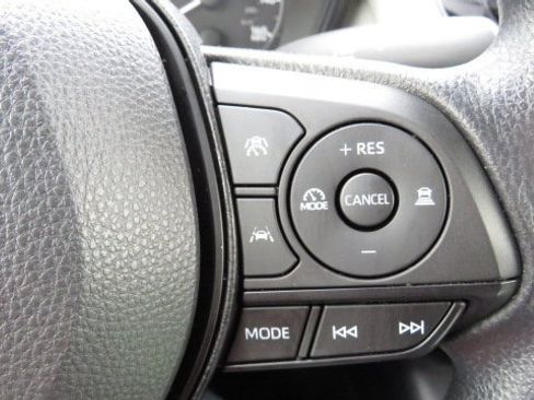 Used 2023 Toyota Corolla LE image 21