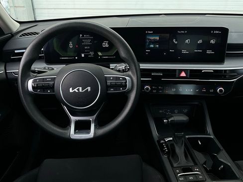 Used 2025 Kia K5 LXS image 13