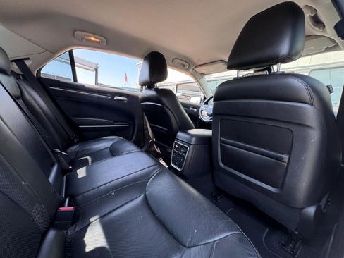 Used 2022 Chrysler 300 Touring L w/ Comfort Group image 25