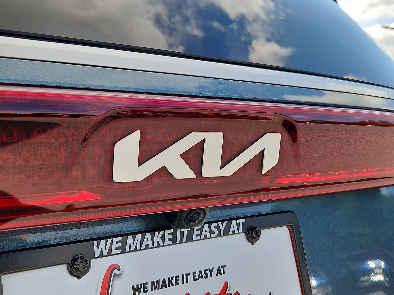 Certified 2024 Kia Carnival EX FWD image 33