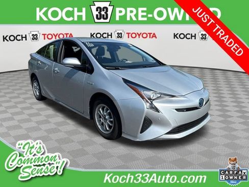 Used 2017 Toyota Prius Three FWD image 1