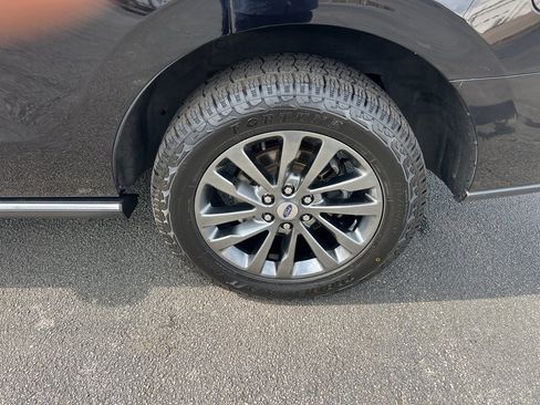 Used 2021 Ford Expedition Limited image 9