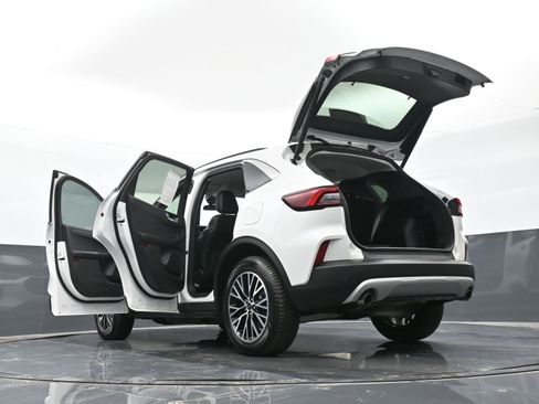 Used 2023 Ford Escape SE image 50