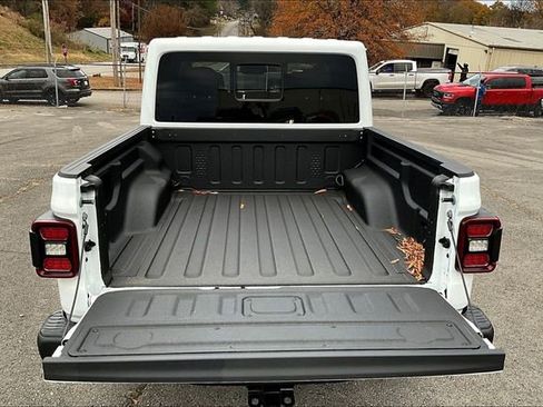 New 2026 Jeep Gladiator Mojave AWD/4WD image 16