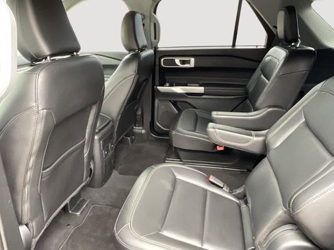 Used 2023 Ford Explorer XLT w/ Equipment Group 202A image 17