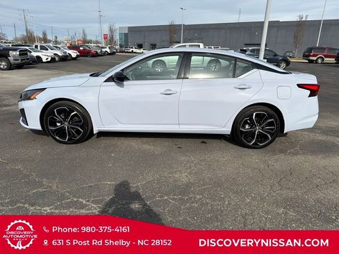 Certified 2025 Nissan Altima 2.5 SR image 10