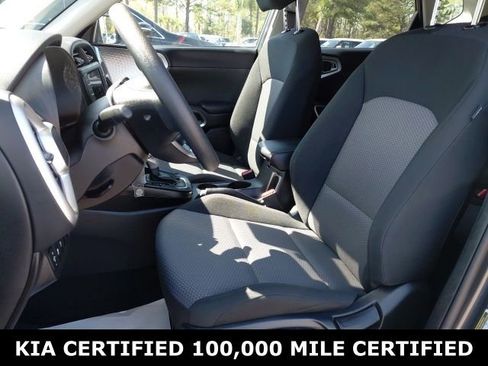 Certified 2025 Kia Soul LX image 20