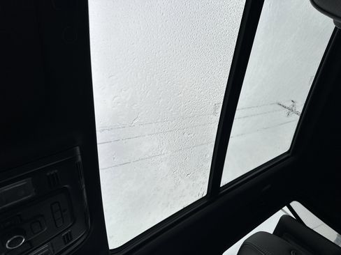 Used 2023 GMC Yukon Denali w/ Denali Reserve Package image 31