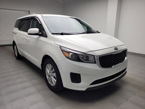 Used 2016 Kia Sedona LX w/ LX Essentials Premium Package FWD image 13