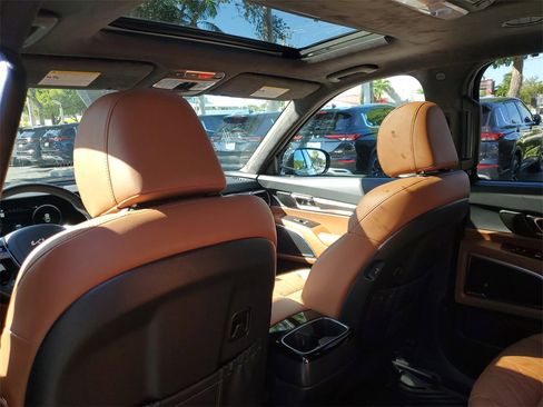 Certified 2025 Kia Telluride SX Prestige X-Line image 13