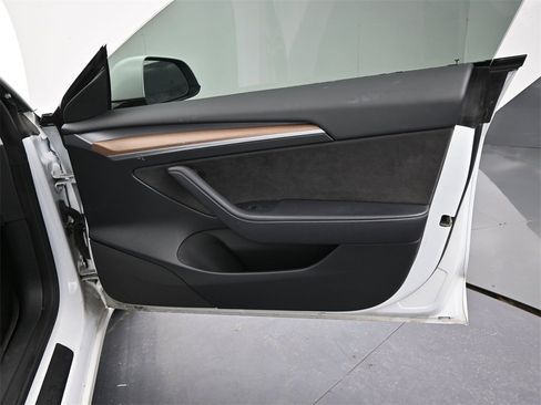 Used 2023 Tesla Model 3 Performance image 21