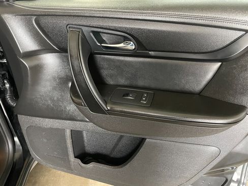 Used 2016 Chevrolet Traverse LT w/ Style and Technology Package FWD image 23