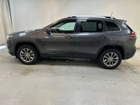 Used 2019 Jeep Cherokee Latitude Plus w/ Cold Weather Group image 8