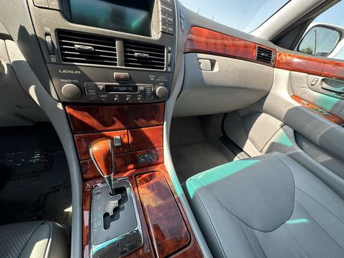 Used 2006 Lexus LS 430 RWD image 32