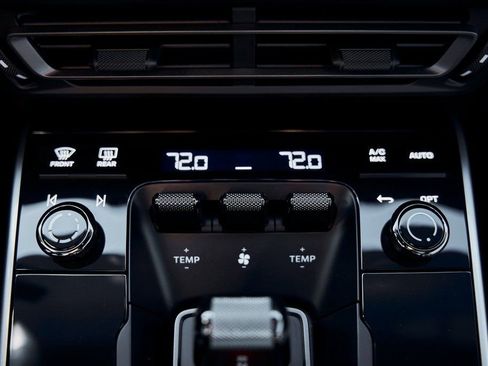 Used 2024 Porsche 911 Turbo image 69