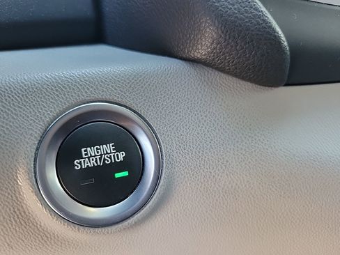 Used 2023 GMC Terrain SLT w/ LPO, Floor Liner Package image 33