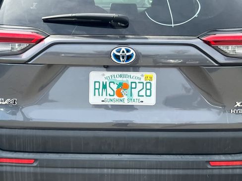 Used 2024 Toyota RAV4 XLE image 19