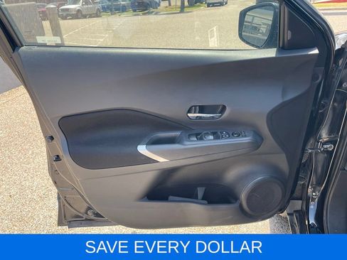 Used 2021 Nissan Kicks SV FWD image 12