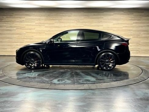 Used 2024 Tesla Model Y Performance AWD/4WD image 25