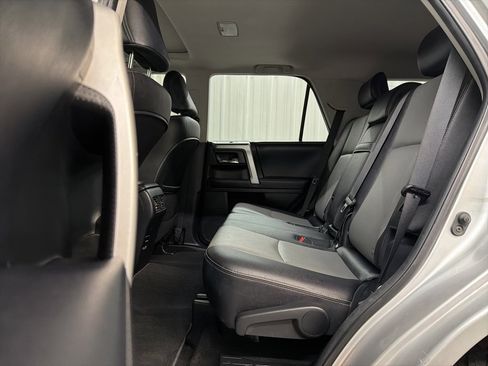 Used 2018 Toyota 4Runner SR5 Premium image 26