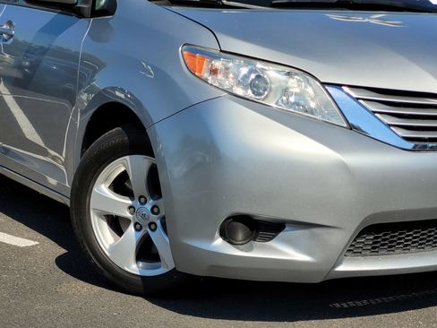 Used 2016 Toyota Sienna LE FWD image 4