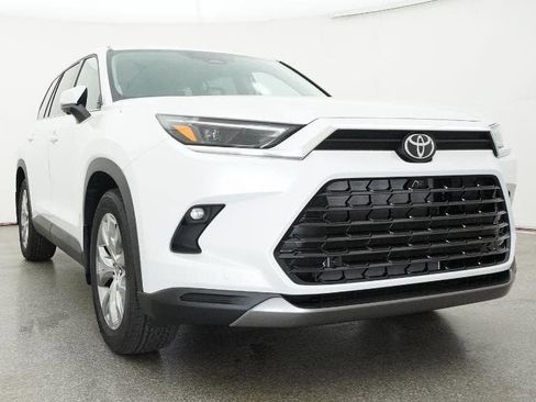 New 2026 Toyota Grand Highlander Limited FWD image 30
