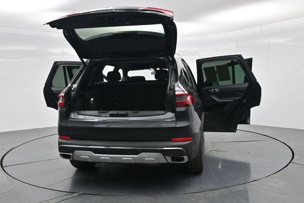 Used 2023 BMW X5 xDrive40i AWD/4WD image 4