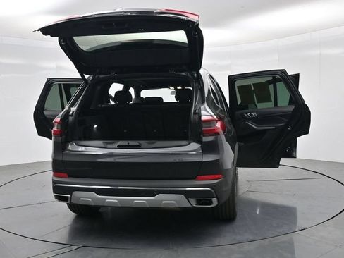 Used 2023 BMW X5 xDrive40i AWD/4WD image 4