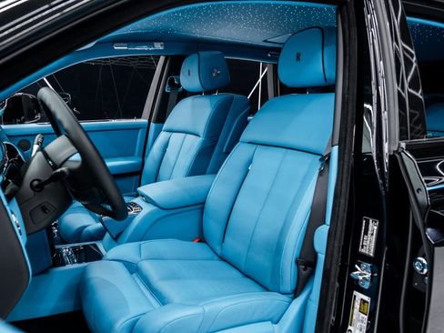 Used 2025 Rolls-Royce Phantom Sedan image 40