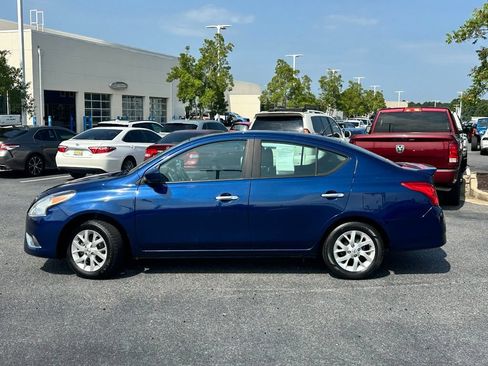 Used 2018 Nissan Versa SV w/ SV Special Edition Package FWD image 5