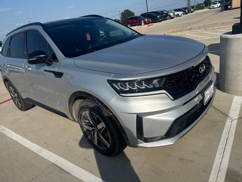 Used 2021 Kia Sorento S w/ Panoramic Sunroof Package FWD image 2