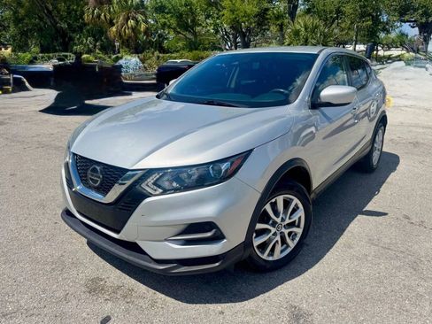 Used 2022 Nissan Rogue Sport S image 2