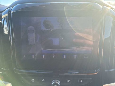 Used 2020 Chevrolet Traverse LT w/ LT Premium Package image 14