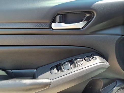 Used 2022 Nissan Altima 2.5 S FWD image 11