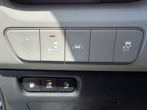 Used 2022 Kia Niro LXS FWD image 15