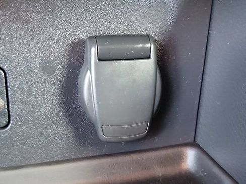 Used 2023 Nissan Sentra SV FWD image 16