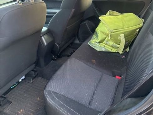 Used 2017 Subaru Forester 2.5i Premium w/ All-Weather Package AWD/4WD image 10