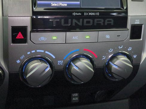 Used 2018 Toyota Tundra SR5 AWD/4WD image 30